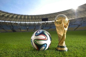 2026世界杯赛程-王者归来！库里爆冷击败西班牙队，引爆全场！